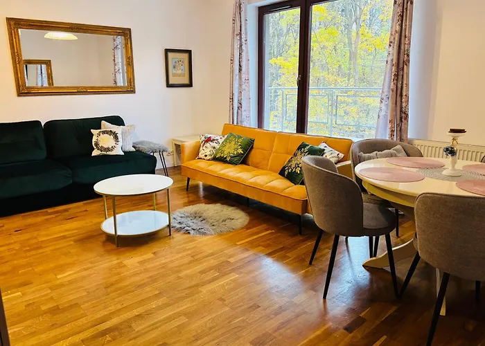 Pohulanka Old - Parking & Balcony Apartment